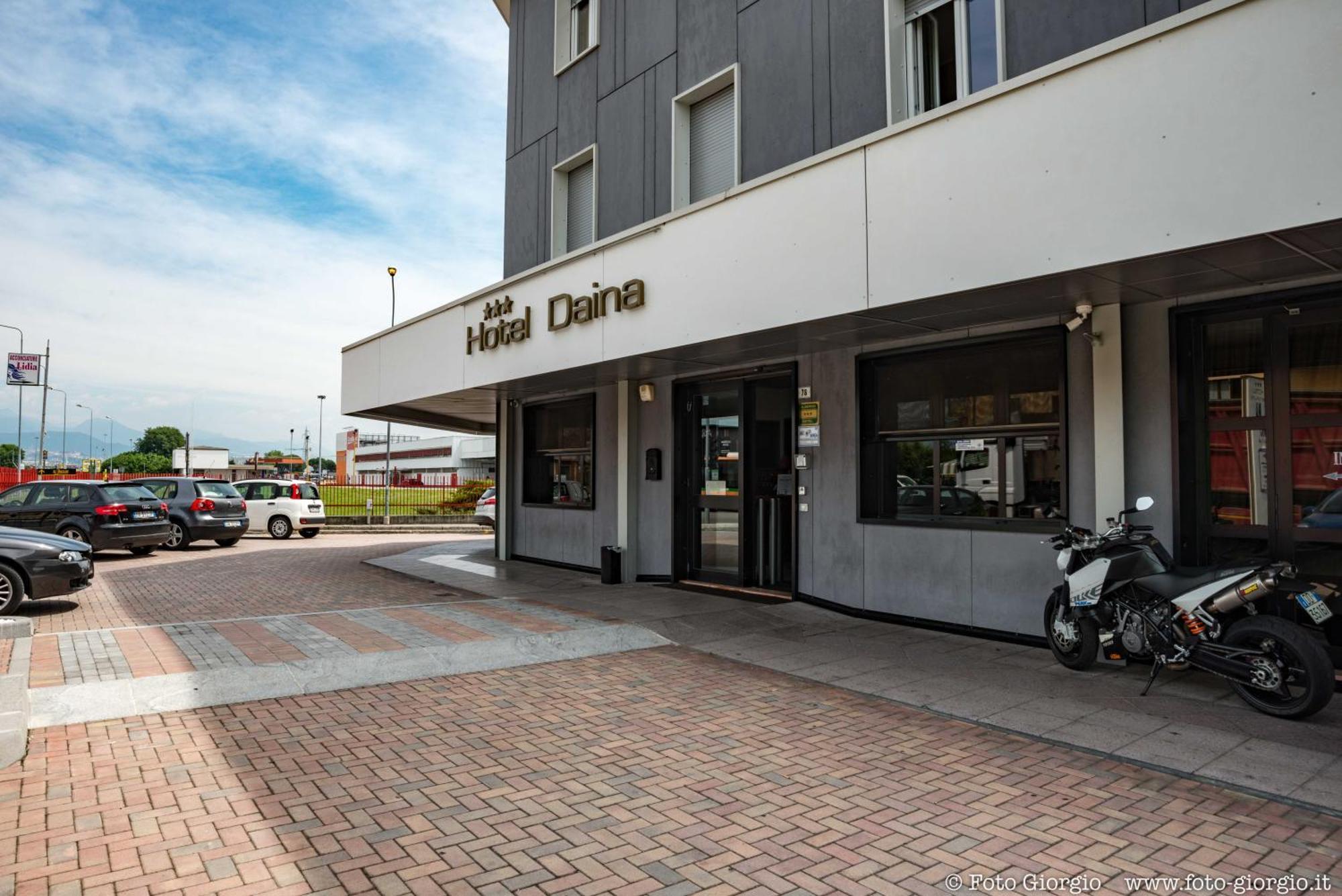 Hotel Daina ดาลมิเน ภายนอก รูปภาพ
