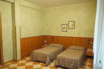 Hotel Daina ดาลมิเน ภายนอก รูปภาพ
